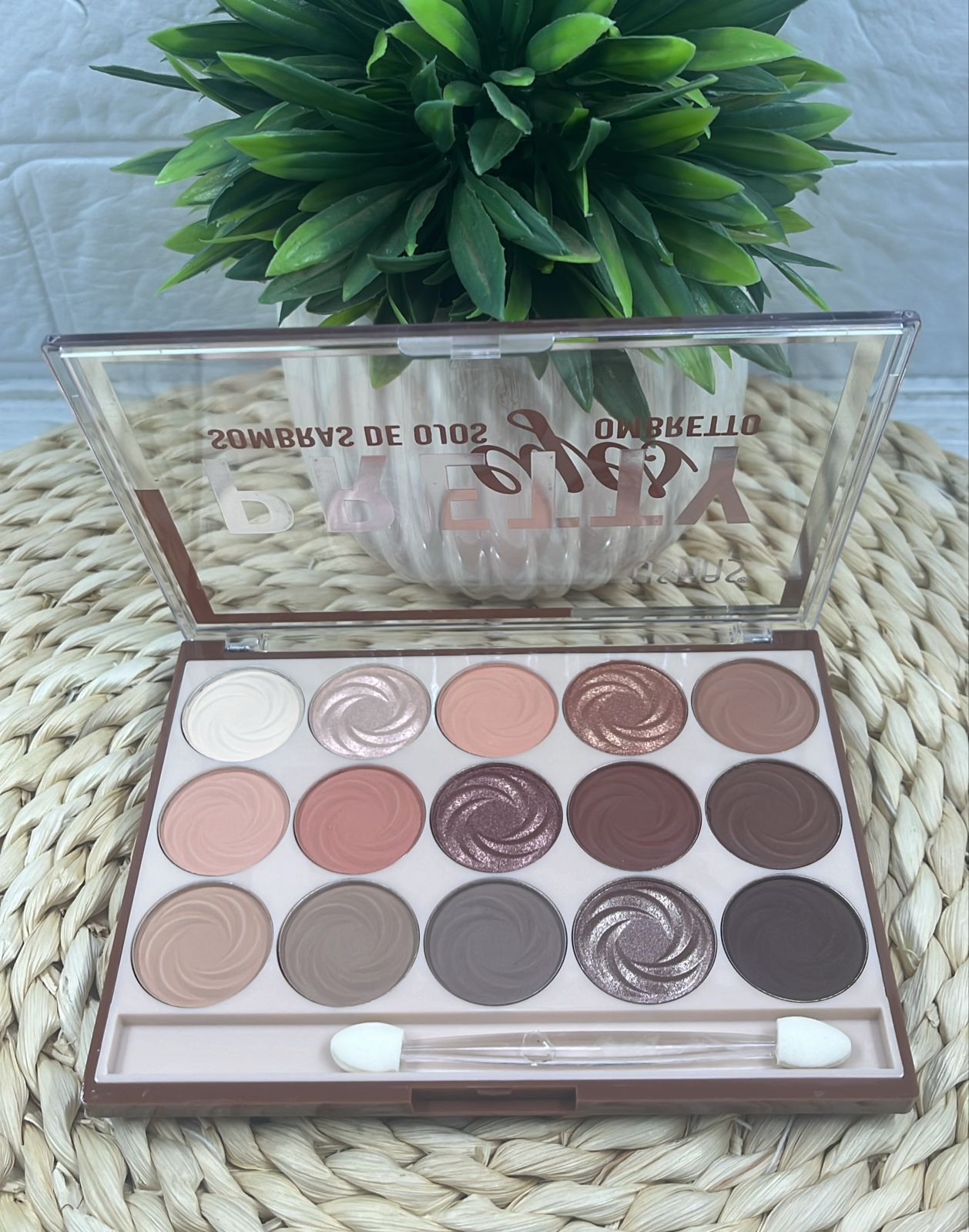 Pretty Eyes Eyeshadow Palette #02