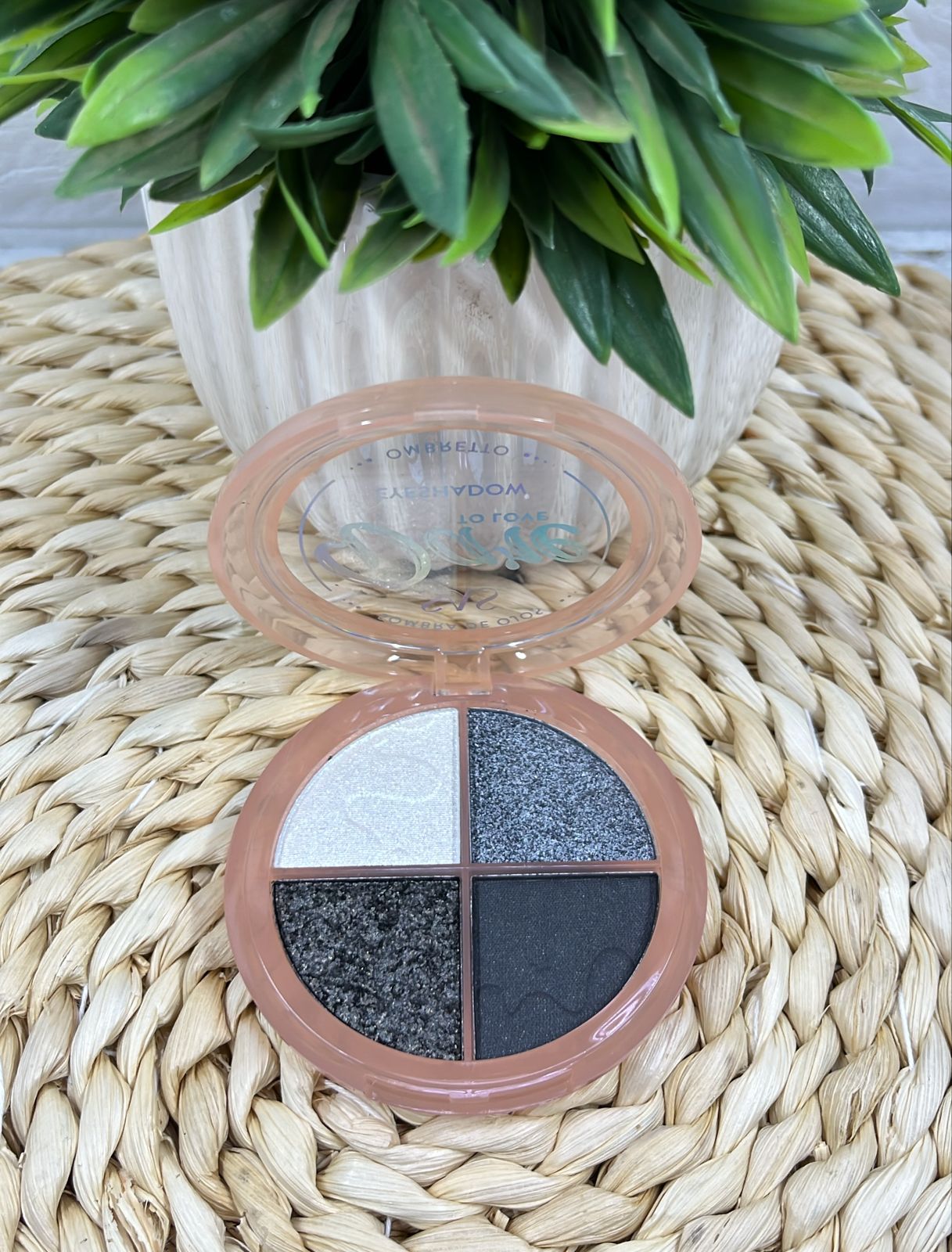 Dare to Love Eyeshadow Palette #02