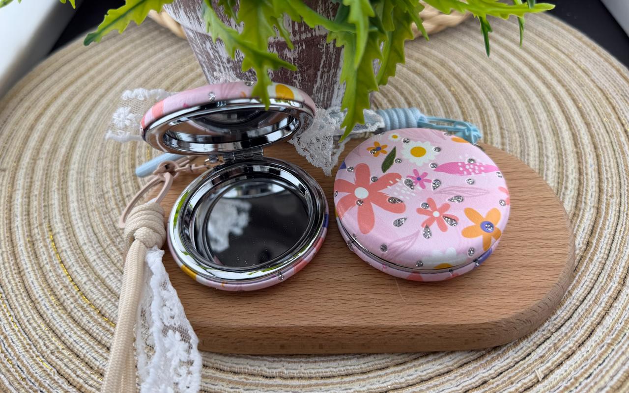 Compact Mirror