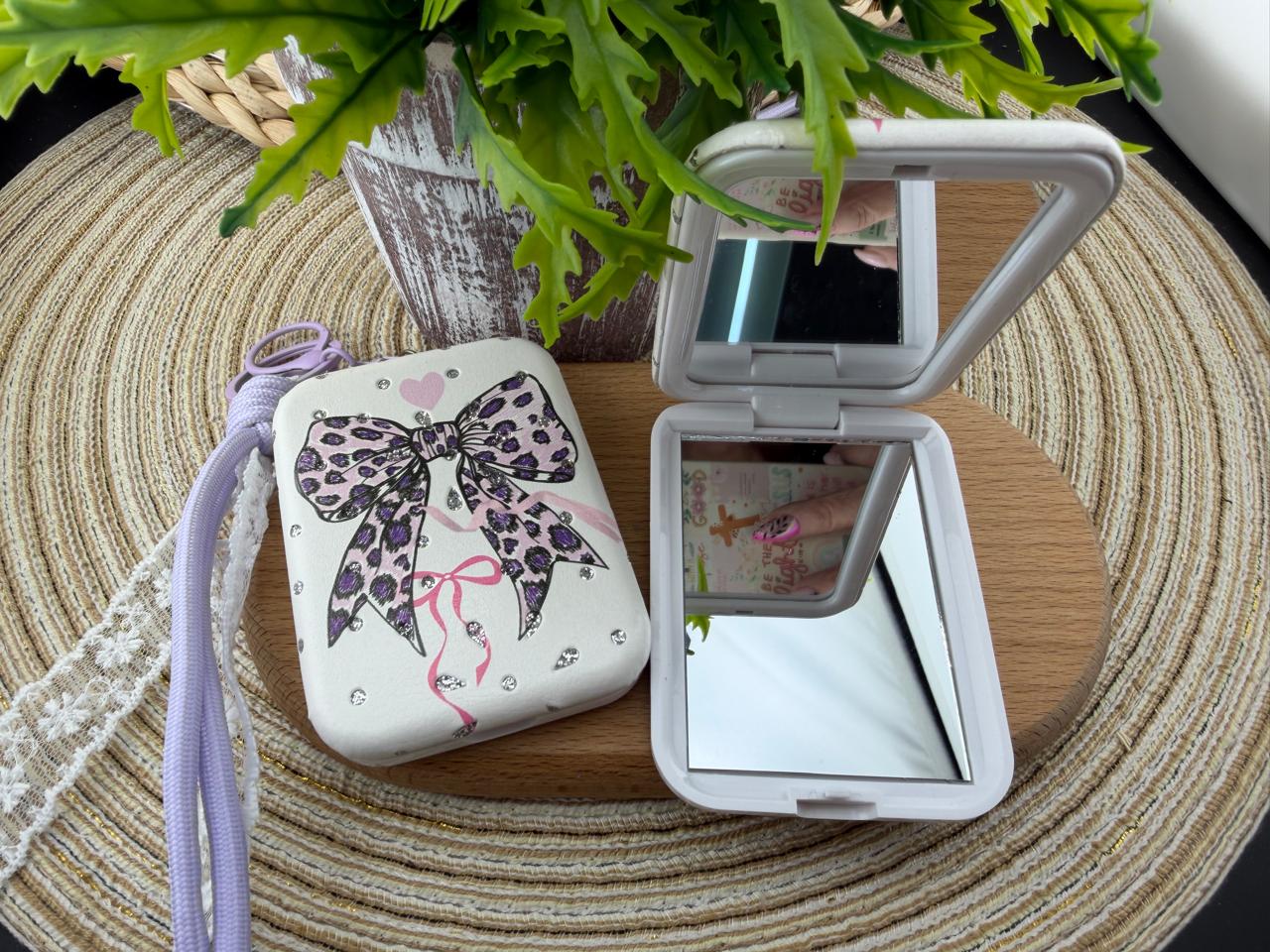 Compact Mirror
