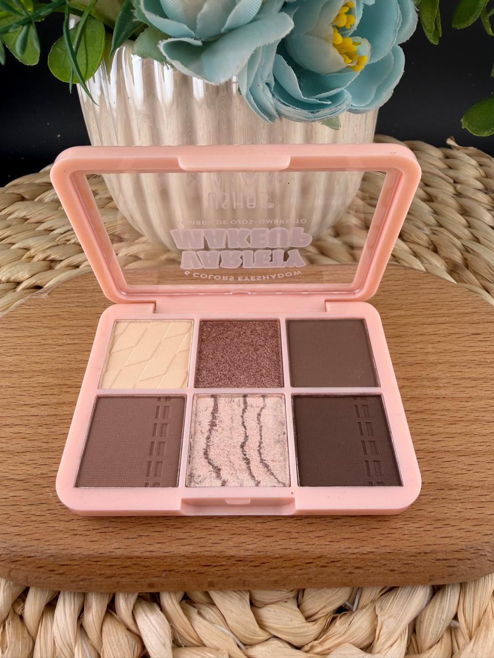 Ushas Variety Eyeshadow #04