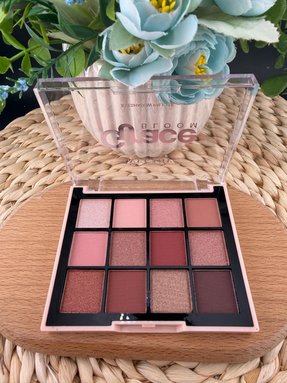Grace Bloom Eyeshadow #02