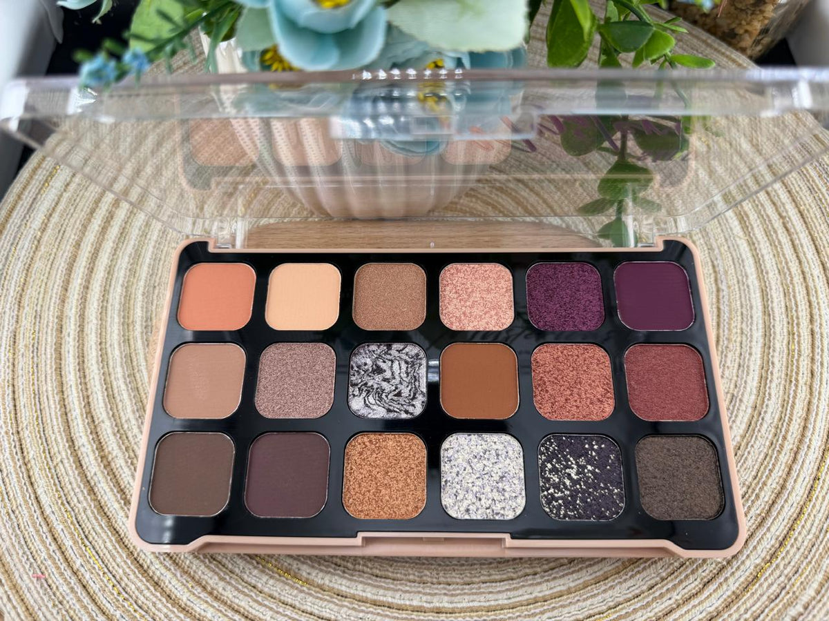 Mysterious 18 Shade Eyeshadow Palette