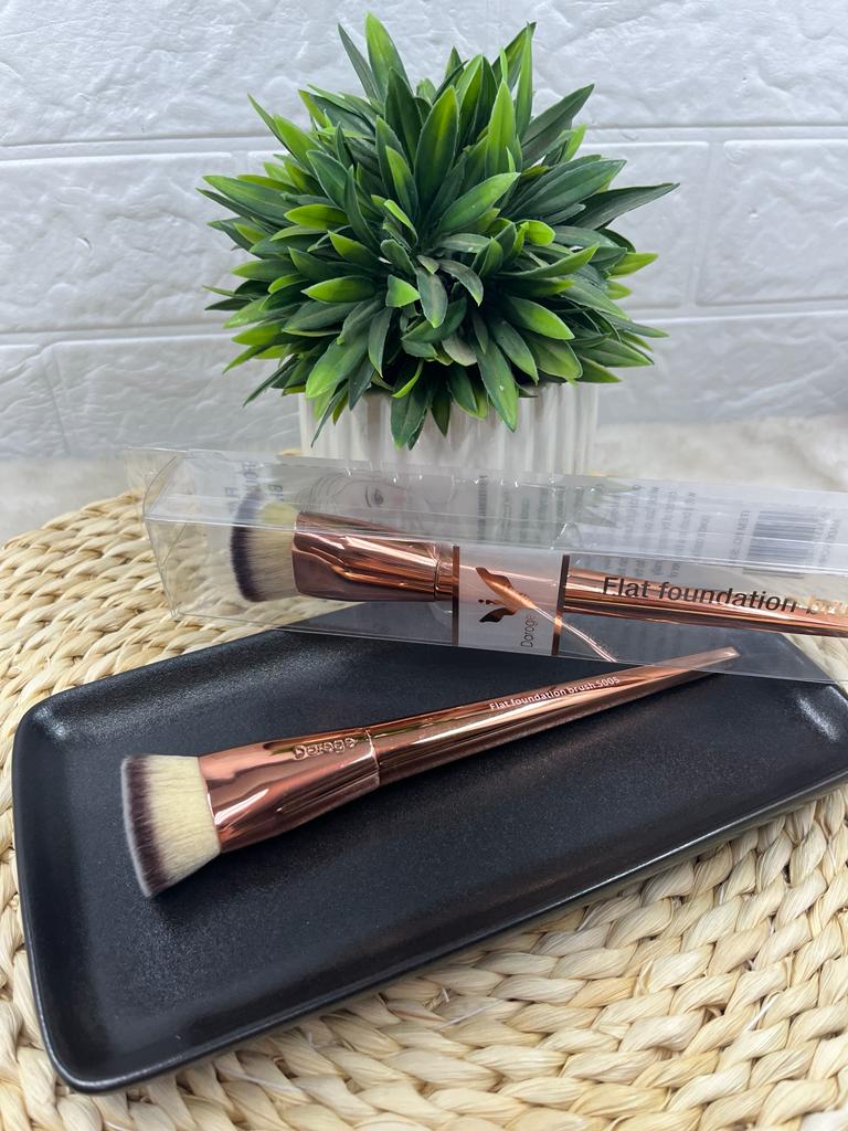 Flat Foundation Brush 005