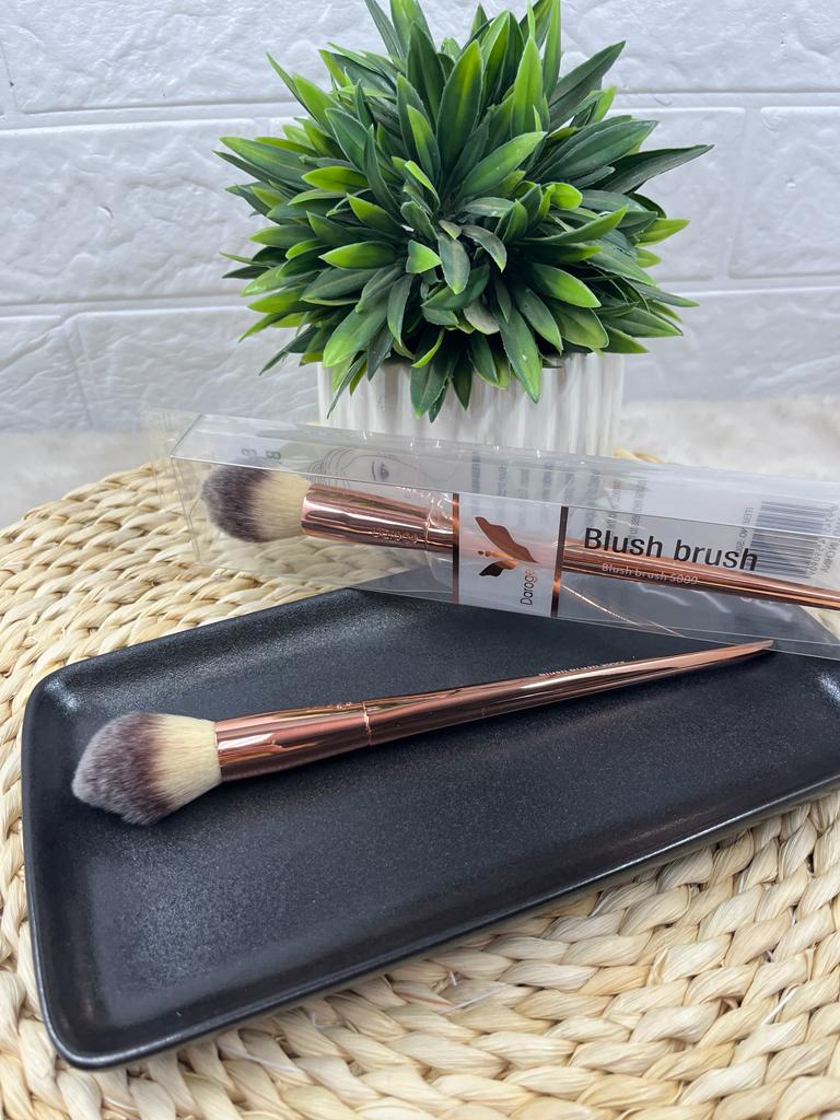 Blush Brush 009