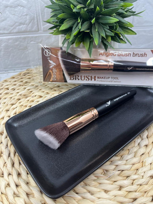 Angled Blush Brush 007