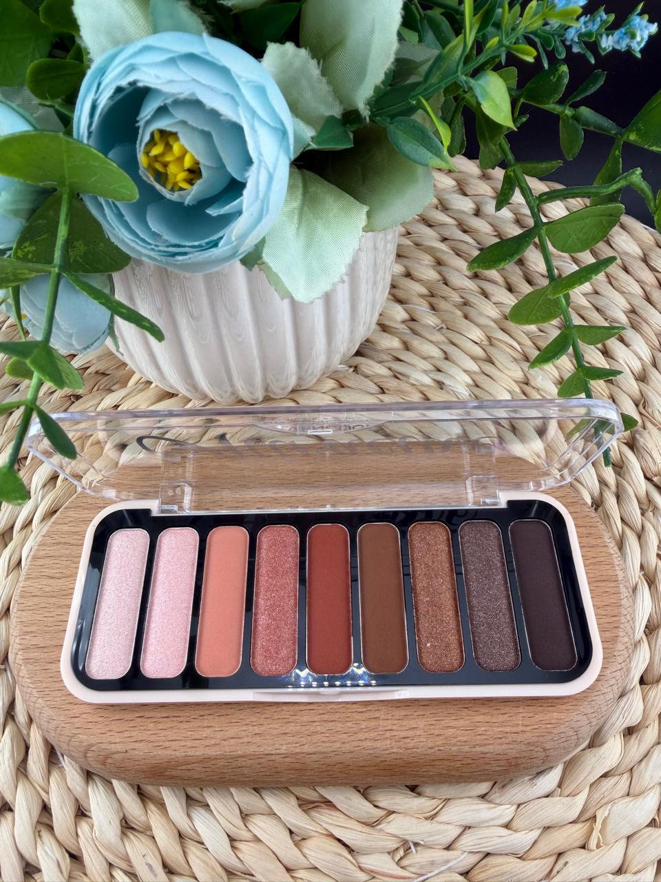 Attractive Eyes Eyeshadow #03
